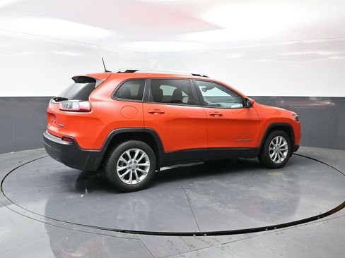 Used 2021 Jeep Cherokee Latitude image 3