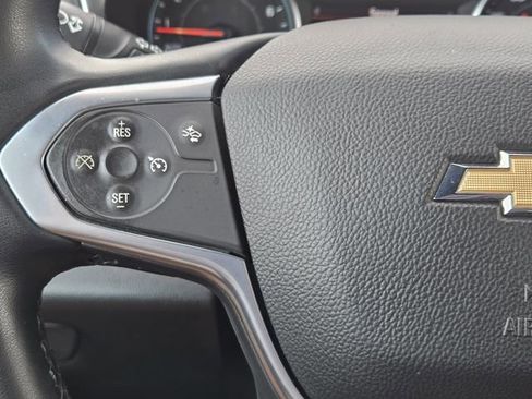 Used 2023 Chevrolet Traverse LT image 61