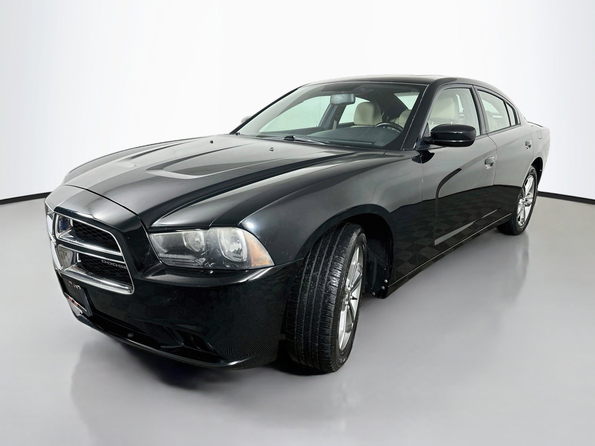 Used 2013 Dodge Charger SXT w/ Beats Audio Group AWD/4WD image 3
