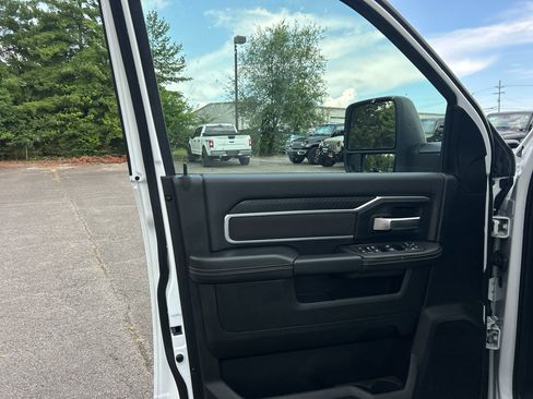 Certified 2026 RAM 2500 Big Horn AWD/4WD image 18