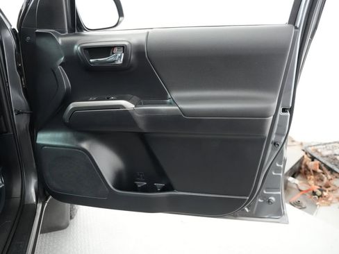 Used 2021 Toyota Tacoma TRD Sport w/ Technology Package AWD/4WD image 47