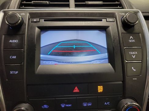 Used 2015 Toyota Camry SE FWD image 20