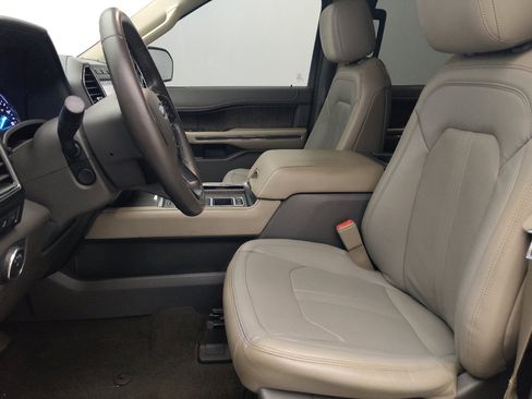 Used 2019 Ford Expedition Limited w/ Equipment Group 302A RWD image 17