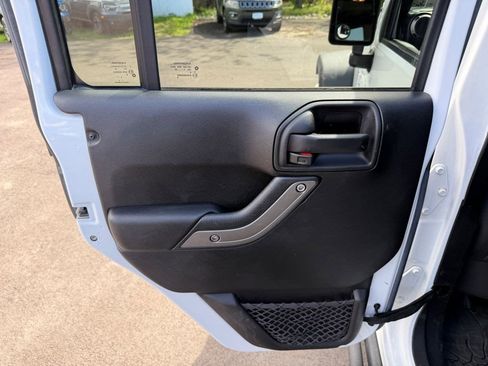 Used 2016 Jeep Wrangler Unlimited Sport AWD/4WD image 16