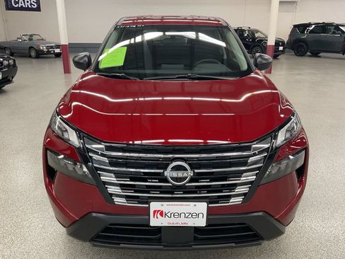 Used 2025 Nissan Rogue S AWD/4WD image 2