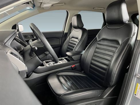 Used 2022 Ford Edge SEL image 4