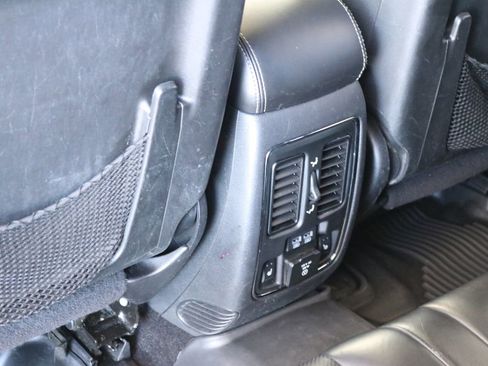 Used 2017 Jeep Grand Cherokee Limited w/ Luxury Group II image 25