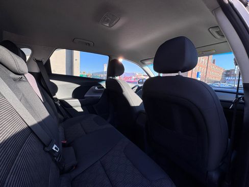 Used 2018 Kia Niro LX image 28