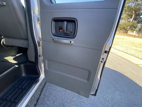 Used 2025 Chevrolet Express 3500 LT w/ LT Preferred Equipment Group RWD image 13