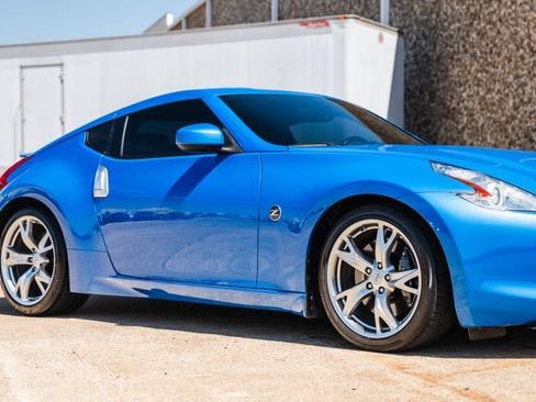 Used 2010 Nissan 370Z Touring w/ Sport Pkg RWD image 60