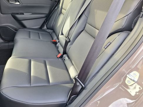 Used 2025 Nissan Rogue SV w/ SV Premium Package image 22