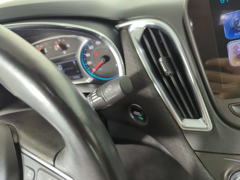 Used 2016 Chevrolet Malibu LT FWD image 23