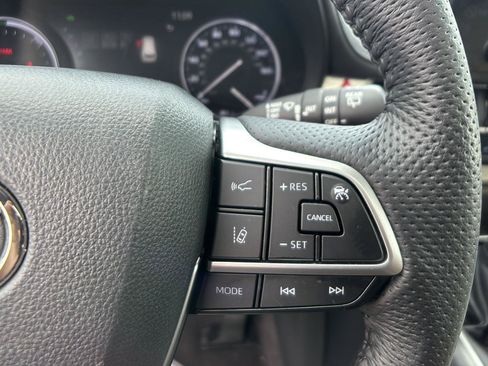 Used 2021 Toyota Sienna Limited AWD/4WD image 11