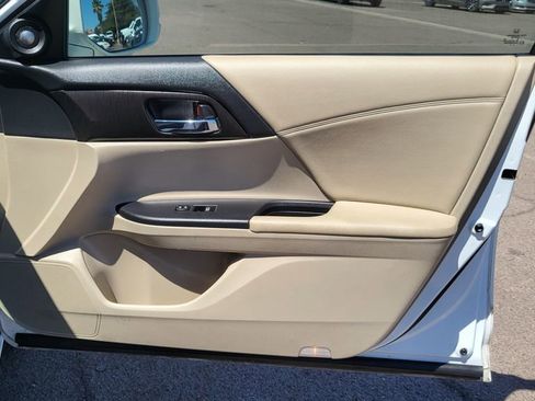 Used 2014 Honda Accord Touring image 15