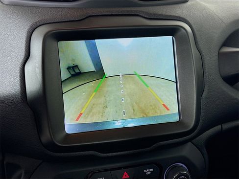 Used 2022 Jeep Renegade Latitude image 16