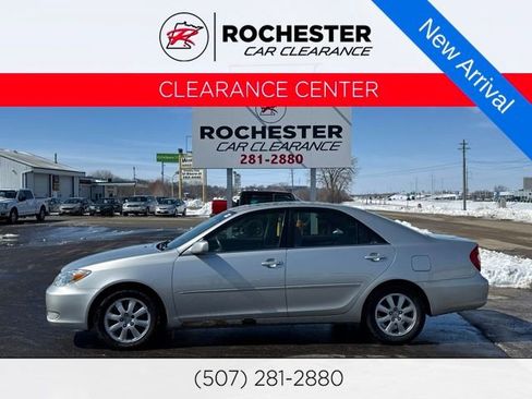 Used 2003 Toyota Camry XLE image 1