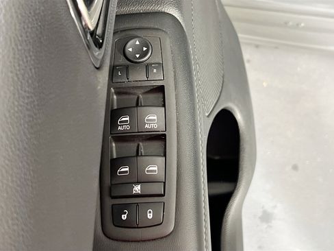 Used 2022 Dodge Durango GT image 18