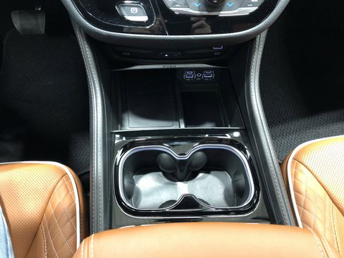 Certified 2024 Chrysler Pacifica Pinnacle image 22