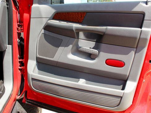 Used 2006 Dodge Ram 2500 Truck SLT w/ Quad Cab Big Horn Value Group image 17