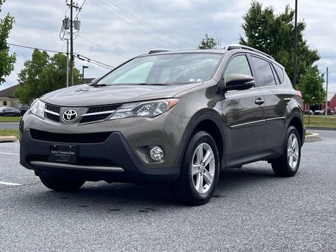 Used 2014 Toyota RAV4 XLE AWD/4WD image 3