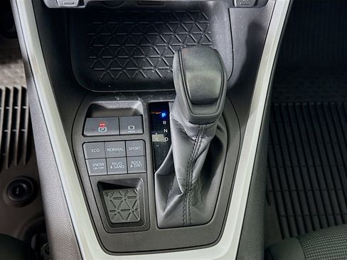 Used 2023 Toyota RAV4 LE image 17