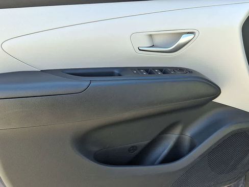 Used 2025 Hyundai Tucson SEL FWD image 11