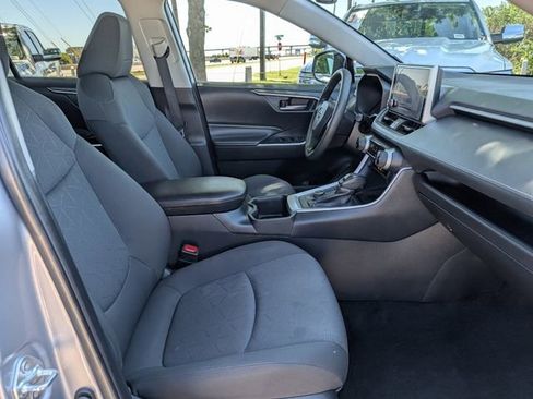 Used 2024 Toyota RAV4 XLE AWD/4WD image 29
