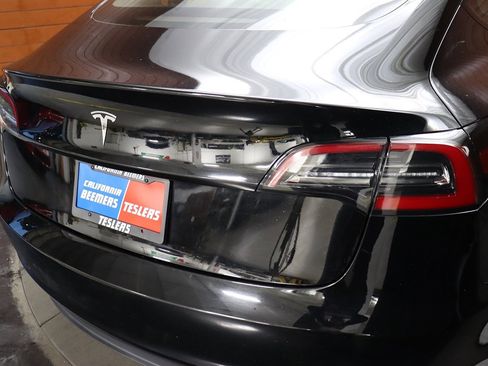 Used 2023 Tesla Model 3 Standard Range image 47