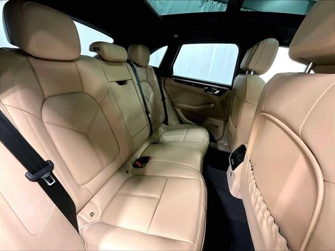 New 2026 Porsche Macan image 30