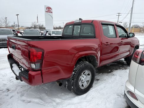 Certified 2018 Toyota Tacoma SR image 6