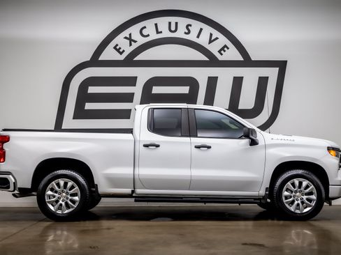 Used 2026 Chevrolet Silverado 1500 Custom RWD image 9