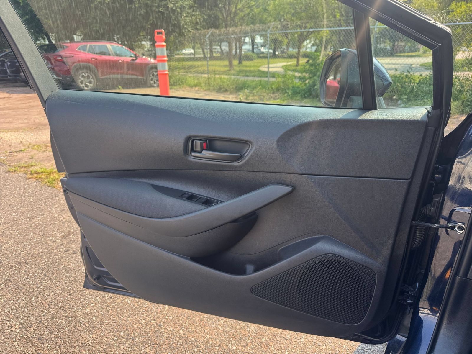 Used 2025 Toyota Corolla LE FWD image 18