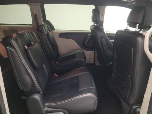 Used 2018 Dodge Grand Caravan SXT FWD image 19