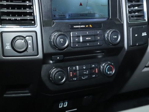 Used 2018 Ford F150 XLT w/ Equipment Group 302A Luxury AWD/4WD image 26