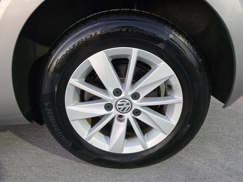 Used 2015 Volkswagen Golf S FWD image 53