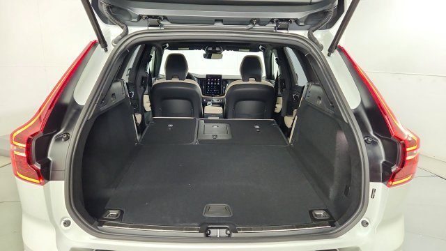 Used 2026 Volvo XC60 B5 Plus w/ Protection Package Premier AWD/4WD image 39