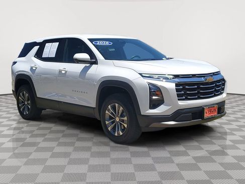 Used 2026 Chevrolet Equinox LT w/ Safety and Technology Package FWD image 3
