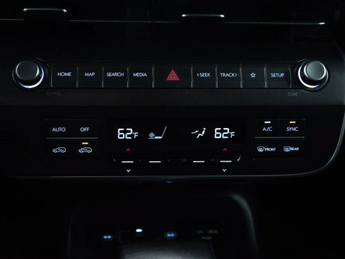 Used 2024 Hyundai Kona SEL FWD image 30