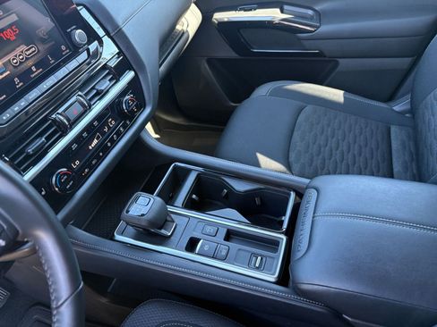 Used 2025 Nissan Pathfinder SV FWD image 44