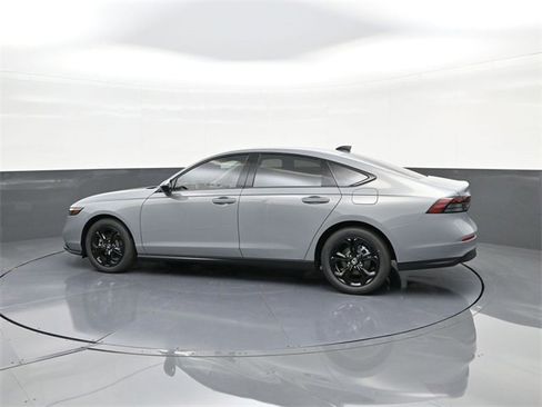 New 2025 Honda Accord SE image 5