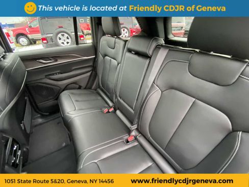 New 2025 Jeep Grand Cherokee Limited w/ Black Appearance Package image 11