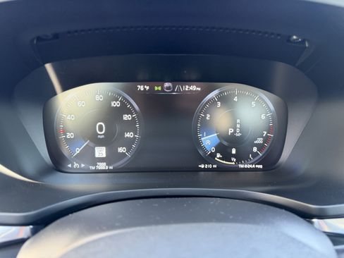 Certified 2022 Volvo S60 B5 Momentum w/ Premium Package image 30