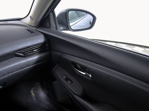 Used 2023 Nissan Sentra SV FWD image 23
