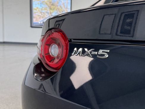 Used 2025 MAZDA MX-5 Miata RF Grand Touring image 28