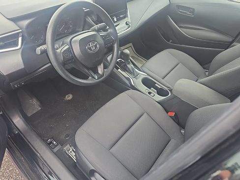 Used 2025 Toyota Corolla LE FWD image 12