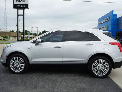 Used 2018 Cadillac XT5 Premium Luxury FWD image 2