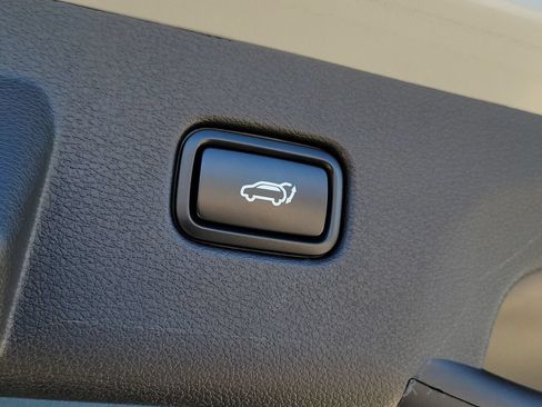 Used 2025 Kia Sportage SX AWD/4WD image 30