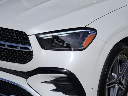 Certified 2024 Mercedes-Benz GLE 450 4MATIC image 9