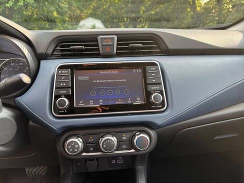 Used 2025 Nissan Versa SV FWD image 17