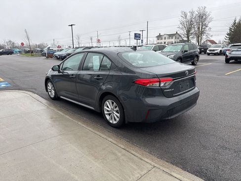 Used 2024 Toyota Corolla LE w/ LE Premium Package image 5